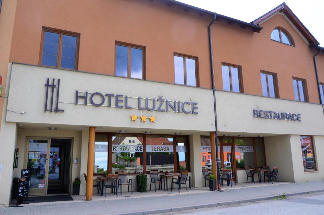 Hotel Luznice Plana nad Luznici Экстерьер фото