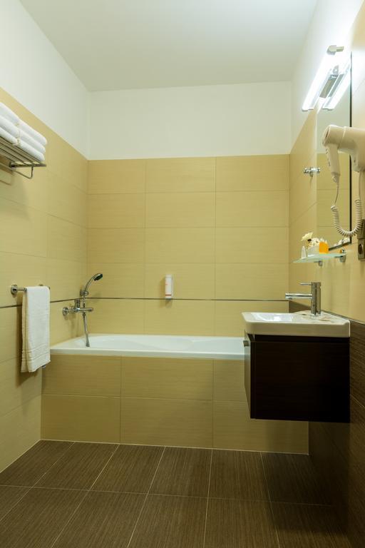 Hotel Luznice Plana nad Luznici Экстерьер фото